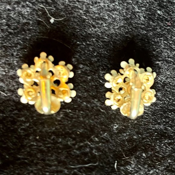 Vintage “Floral Bouquet” Clip Earrings W/Pastel Crystal Centers - Picture 5 of 6